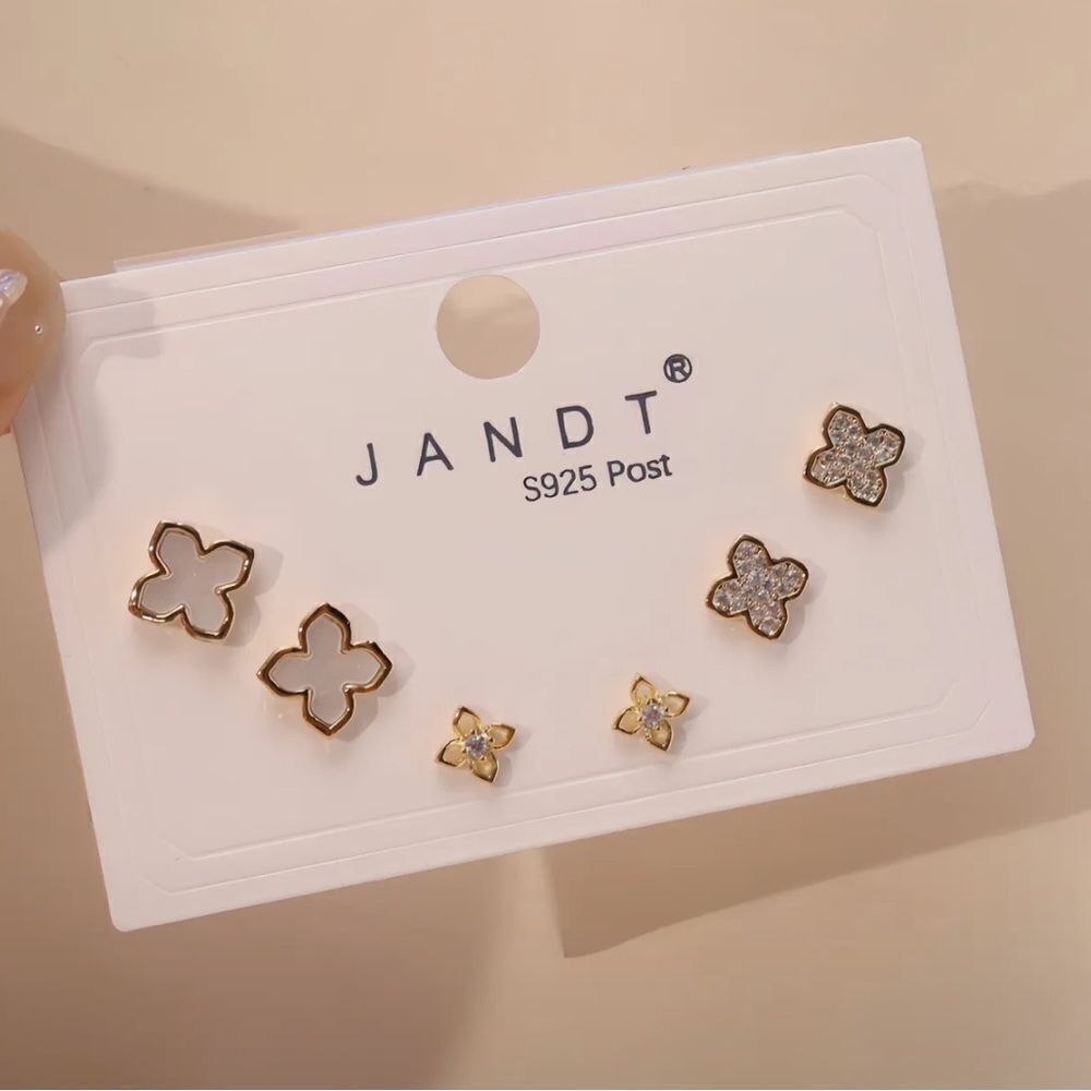 Simple and Cute Four Petal Flower Design Earrings